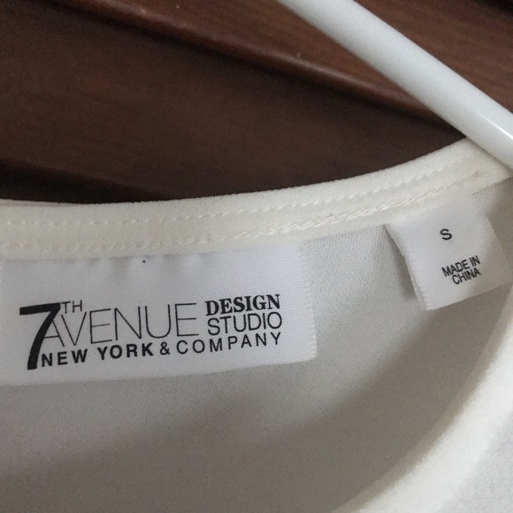 Woman’s small bustiers style shirt - Picture 4 of 4